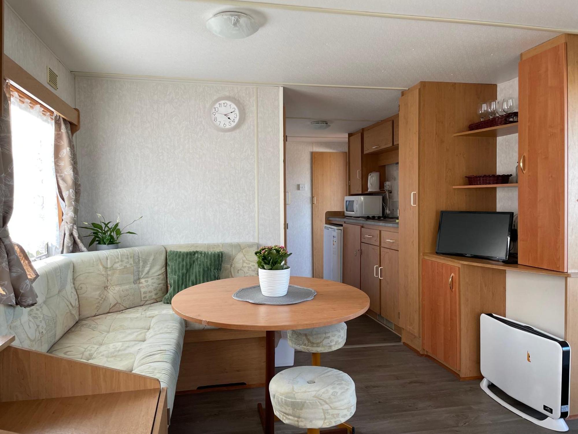 Mobilheim Na Louce Villa Vyrovice ภายนอก รูปภาพ